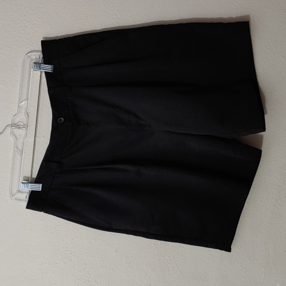 Izod Men's Size 34W Pleated Front Shorts - Picture 1 of 6